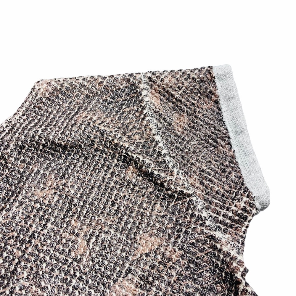 Yamamay Gray & Pink Textured Short Sleeve Sweater - Picture 4 of 8